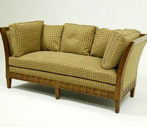 3378 SOFA WITH 3700 APRON