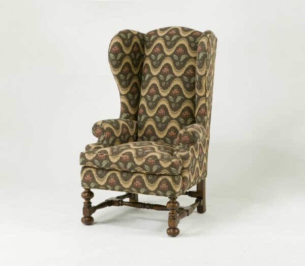 6904 TALL WING CHAIR - Image 3