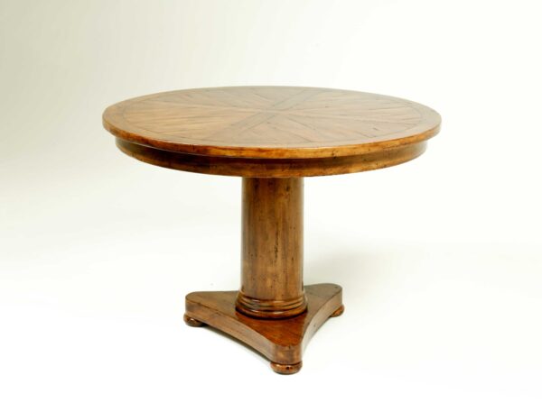 8775 ROUND PEDESTAL TABLE WITH THREE FEET